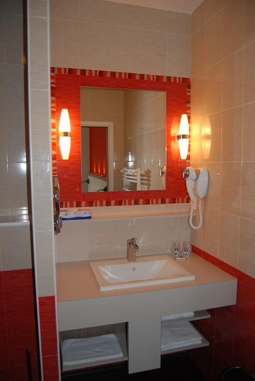 โดแมน เลอ มาร์ติเนต์ ดิ ออริจินัล เรอแล Hotel Bouin  ภายนอก รูปภาพ